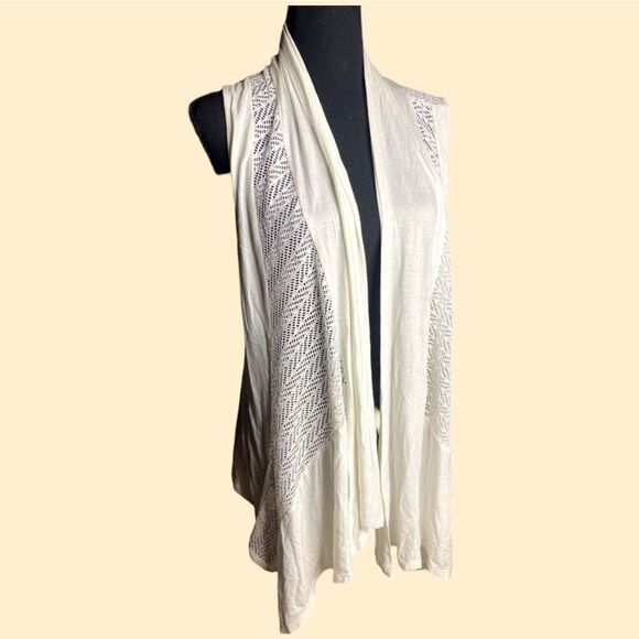 Sleeveless Lacy Cover up Cardigan.   DSST-006 - Picture 1 of 4